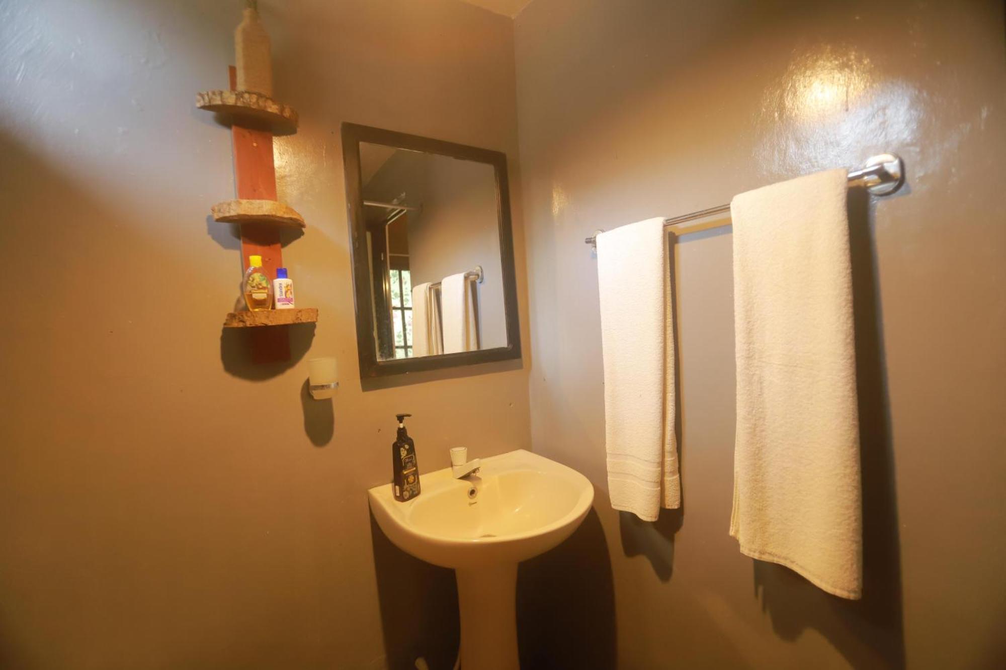 Dinna Nature Hostel سيغيرِيا المظهر الخارجي الصورة